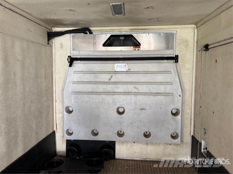 Kidron 28RTPGASEW96SP 28 ft x 102 in S/A Refrigerated Tra Semi-trailer med Kølefunktion