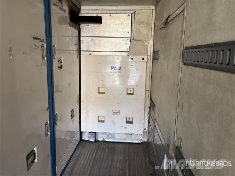 Kidron 32RTPEASEW102SP 32 ft x 102 in S/A Refrigerated Tr Poluprikolice hladnjače