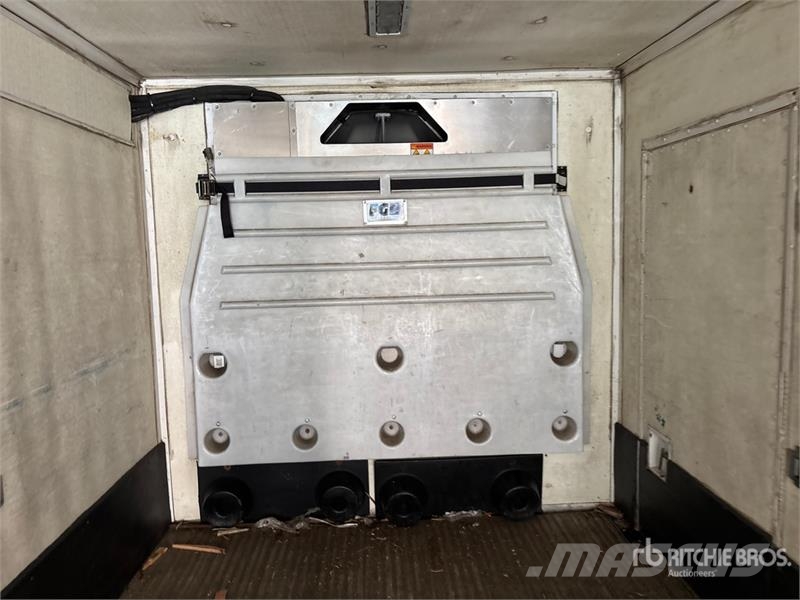 Kidron 36RTPGASEW96SP 36 ft x 102 in T/A Refrigerated Tra Chladiarenské návesy