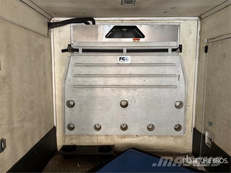 Kidron 36RTPGASEW96SP 36 ft x 102 in T/A Refrigerated Tra Temperature controlled semi-trailers