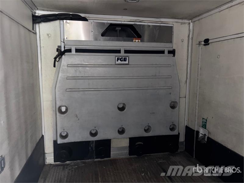 Kidron 48RTPGASEW102SP 48 ft x 102 in T/A Refrigerated Tr Temperature controlled semi-trailers