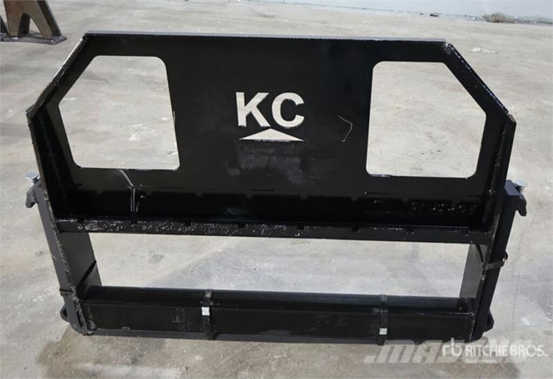  Kit Containers QT-45-FF-42 42 in Skid Steer Forks  Građevinarske viljuške
