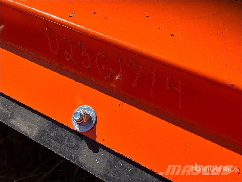 Kit Containers QT-SP-10-23 120 in Skid Steer Snow Снежные отвалы и плуги