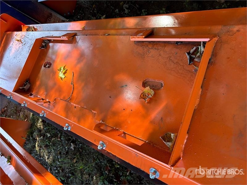 Kit Containers QT-SP-10-23 120 in Skid Steer Snow Снежные отвалы и плуги