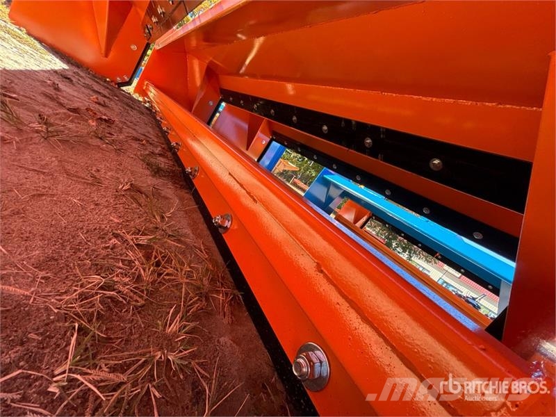 Kit Containers QT-SP-10-23-PB-SB 120 in Skid Steer Snežne daske i plugovi