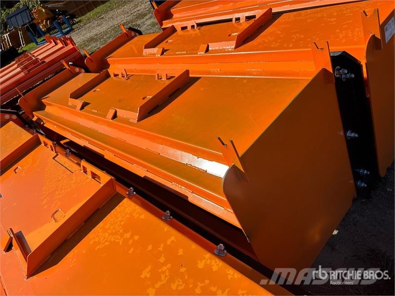 Kit Containers QT-SP-10-23-PB-SB 120 in Skid Steer Snežne daske i plugovi
