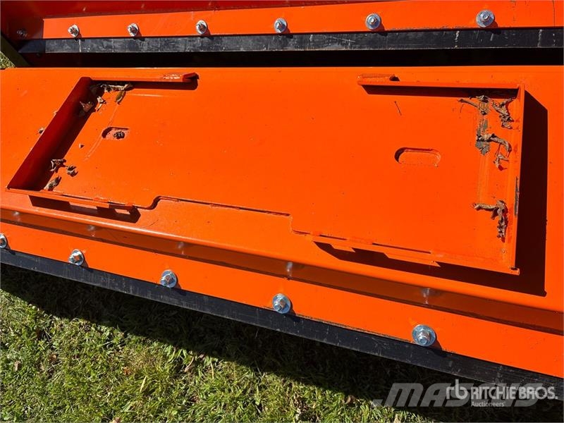 Kit Containers QT-SP-10-23 120 in Skid Steer Snow Снежные отвалы и плуги