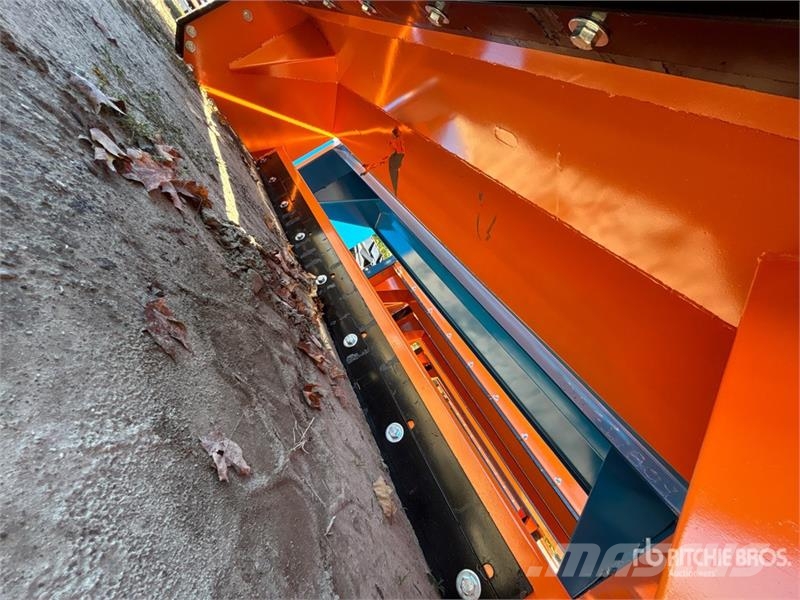 Kit Containers QT-SP-8-23-PB-SB 96 in Skid Steer S Snežne daske i plugovi