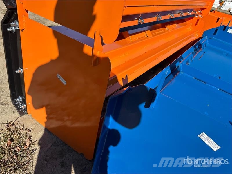 Kit Containers QT-SP-8-23-PB-SB 96 in Skid Steer S Snežne daske i plugovi