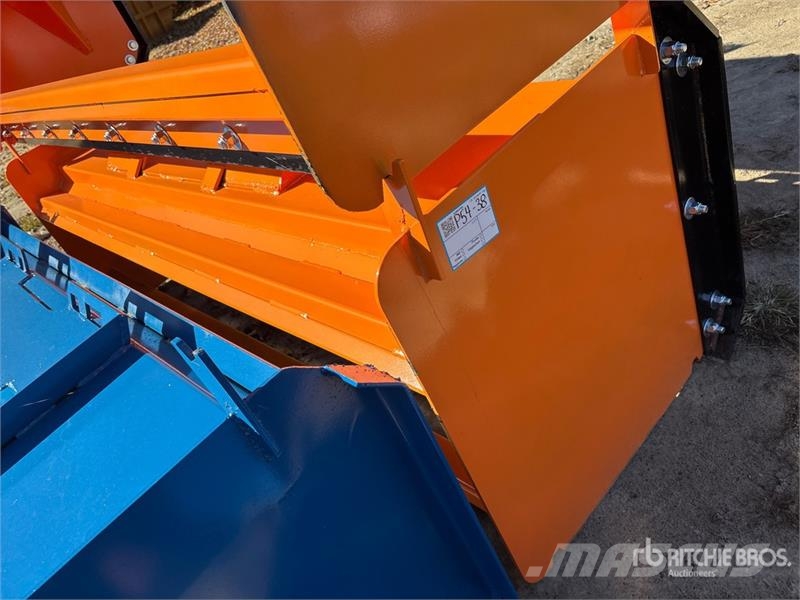 Kit Containers QT-SP-8-23-PB-SB 96 in Skid Steer S Snežne daske i plugovi