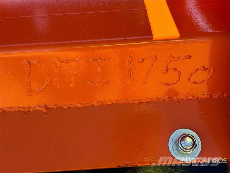 Kit Containers QT-SP-8-23-PB-SB 96 in Skid Steer S Snežne daske i plugovi