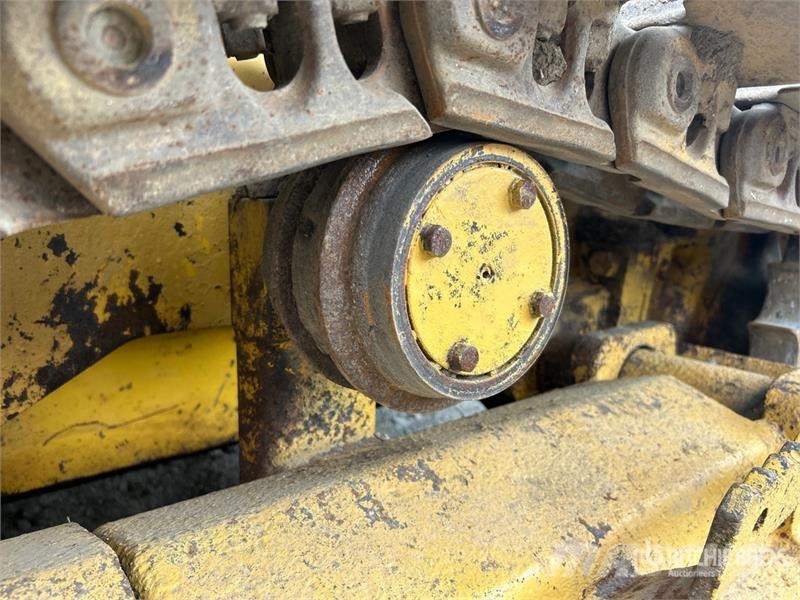 Komatsu D32E-1 Vikšriniai buldozeriai