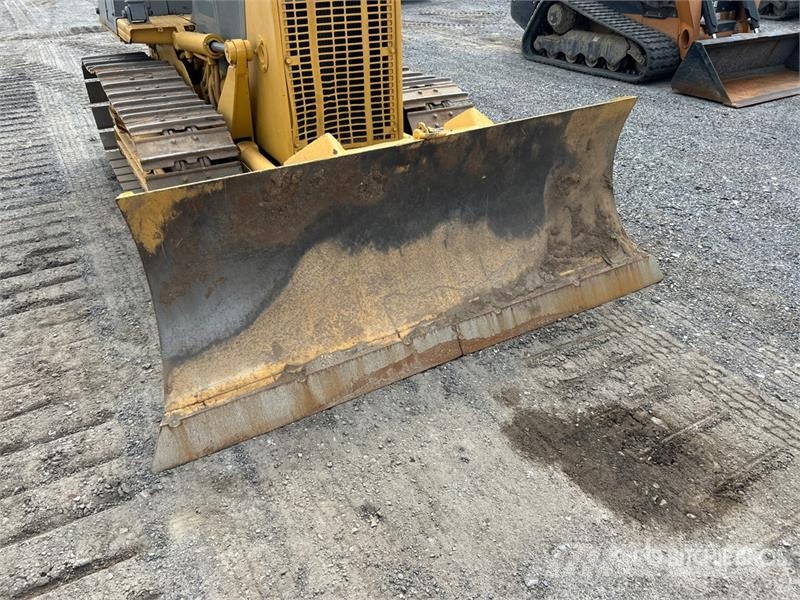 Komatsu D32E-1 Vikšriniai buldozeriai