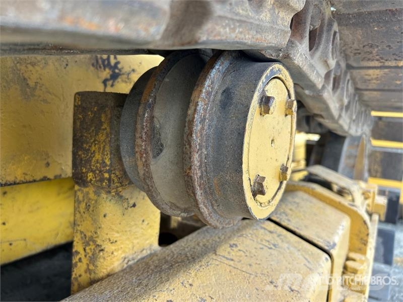 Komatsu D32E-1 Vikšriniai buldozeriai