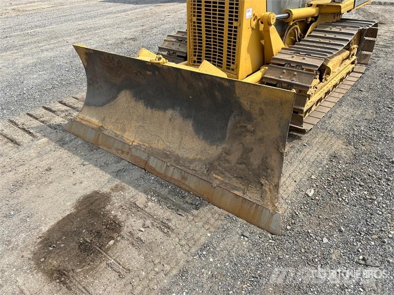Komatsu D32E-1 Vikšriniai buldozeriai