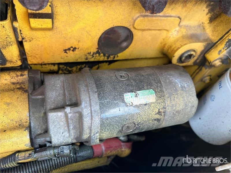 Komatsu D32E-1 Vikšriniai buldozeriai