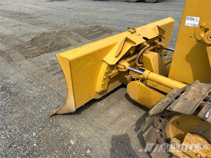 Komatsu D32E-1 Vikšriniai buldozeriai