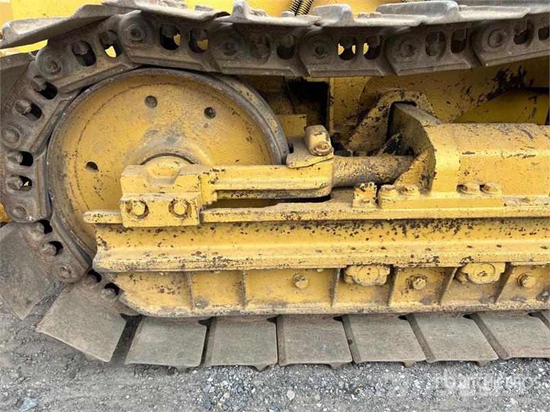 Komatsu D32E-1 Vikšriniai buldozeriai