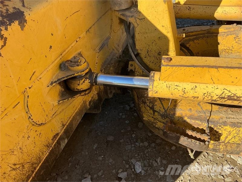Komatsu D61PX-24 lánctalpas dózerek