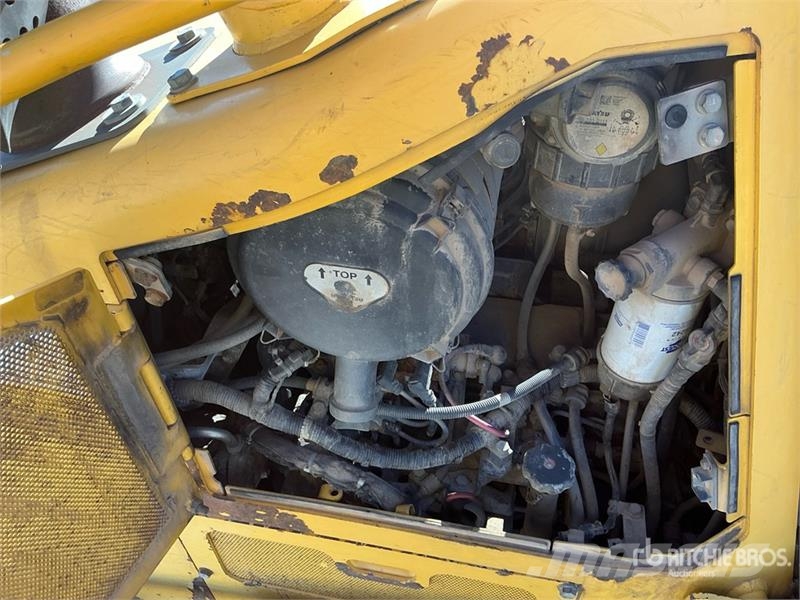 Komatsu D61PX-24 lánctalpas dózerek