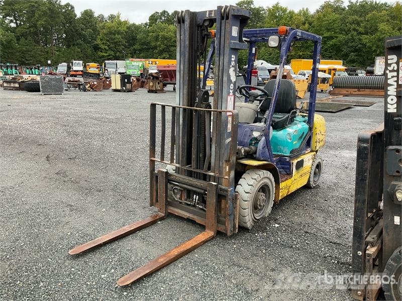 Komatsu FG25T-12 Autokrāvēji - citi