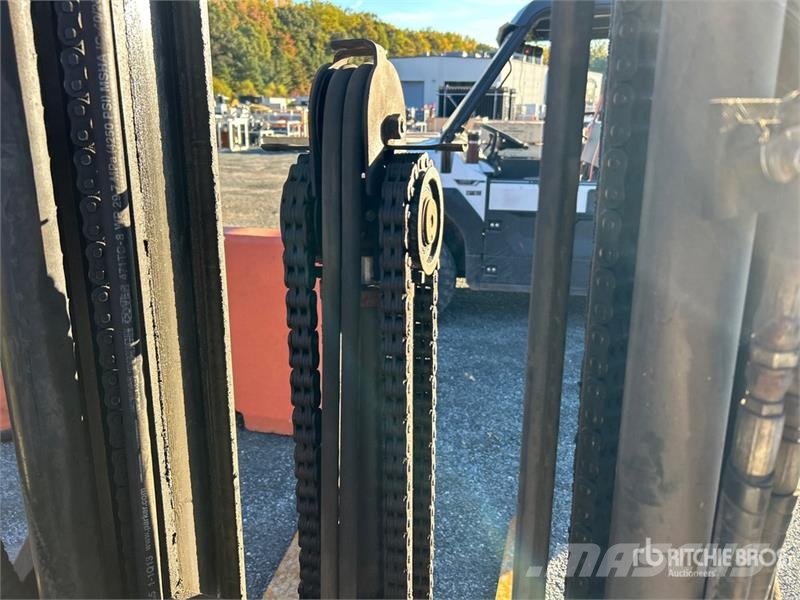 Komatsu FG25T-16 4650 lb Pneumatic Tire Forklift 그 외 지게차
