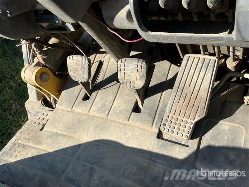 Komatsu FG30 Pneumatic Tire Forklift (Inoperable) Wózki widłowe inne