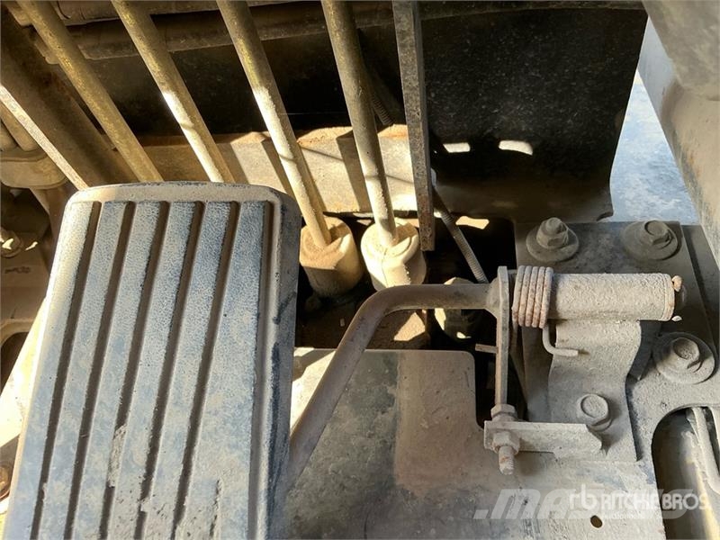 Komatsu FG30 Pneumatic Tire Forklift (Inoperable) Wózki widłowe inne