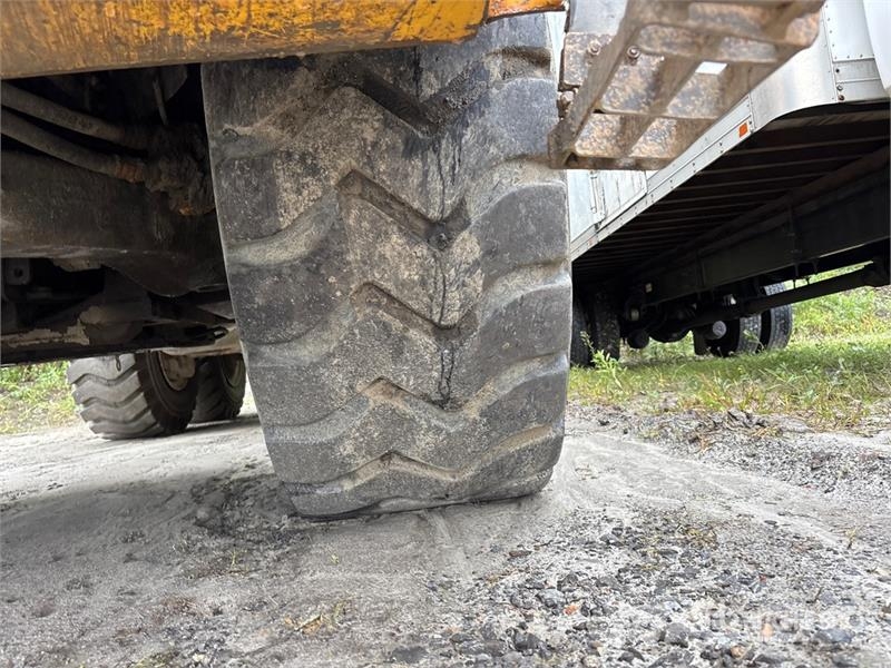 Komatsu HM300-3 Artikulētie pašizgāzēji