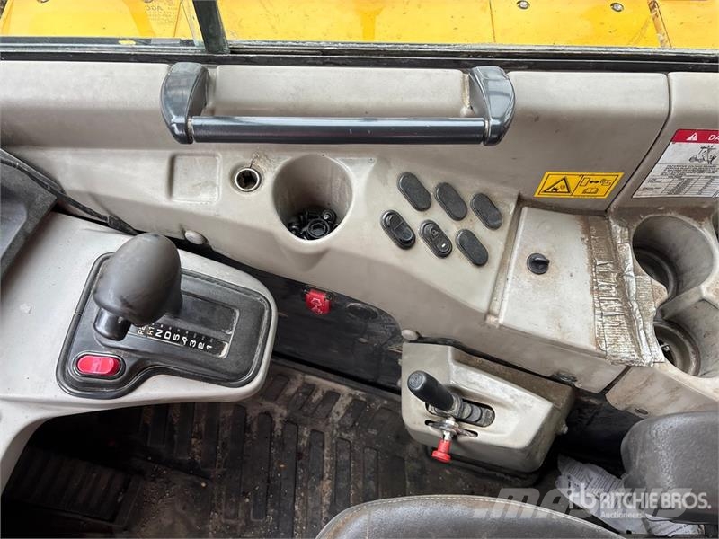 Komatsu HM300-3 Artikulētie pašizgāzēji