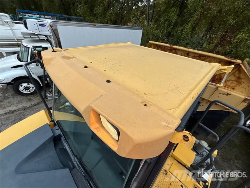 Komatsu HM300-3 Terrængående lastbiler