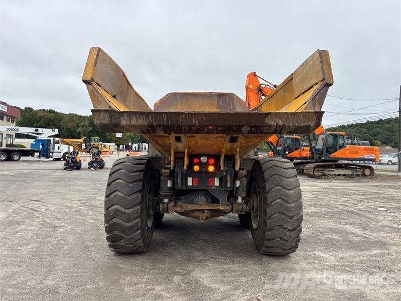 Komatsu HM300-3 Artikulētie pašizgāzēji