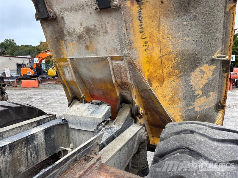Komatsu HM300-3 Artikulētie pašizgāzēji