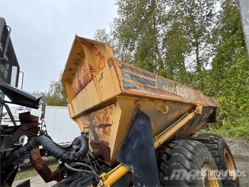 Komatsu HM300-3 Artikulētie pašizgāzēji
