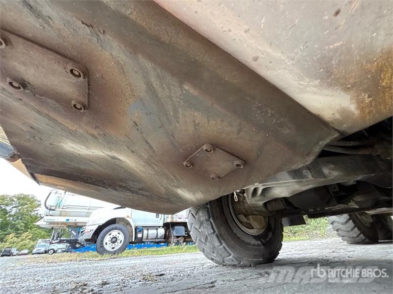 Komatsu HM300-3 Artikulētie pašizgāzēji