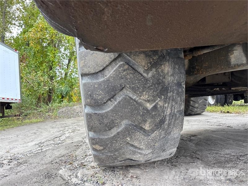 Komatsu HM300-3 Artikulētie pašizgāzēji