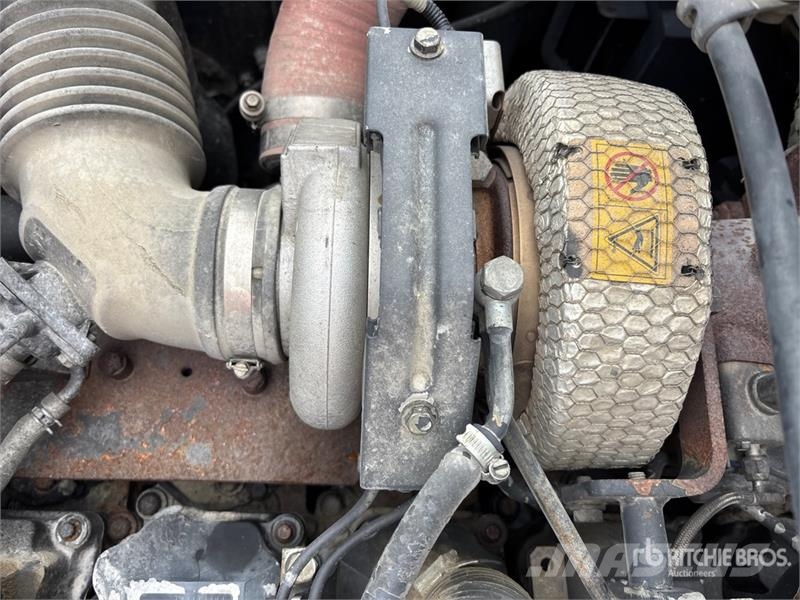 Komatsu HM300-3 Artikulētie pašizgāzēji