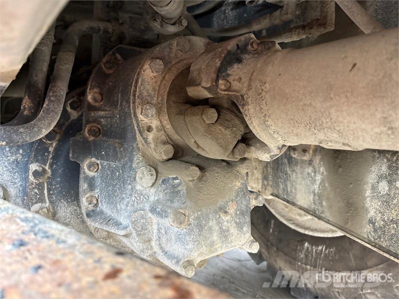 Komatsu HM300-3 Artikulētie pašizgāzēji