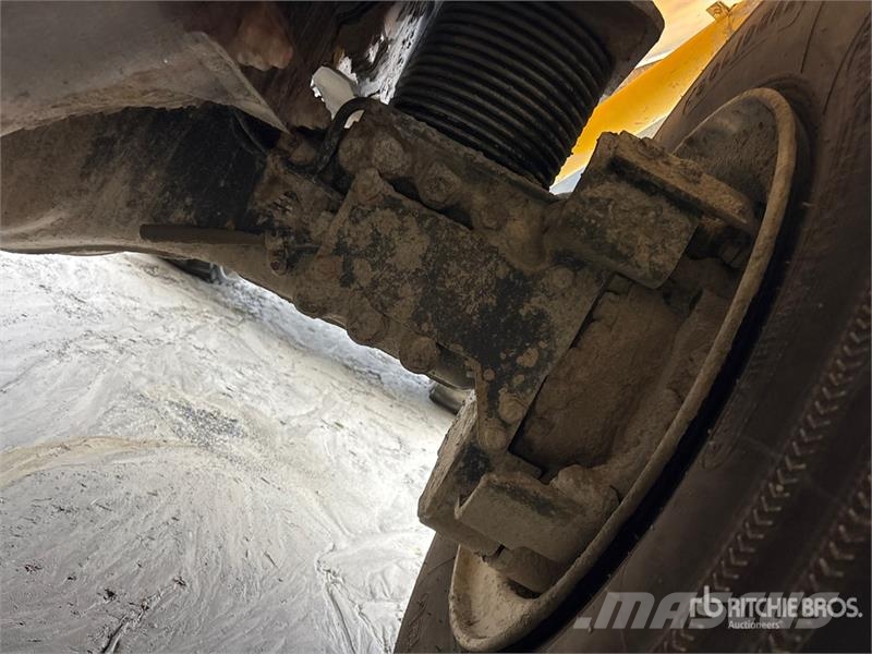 Komatsu HM300-3 Artikulētie pašizgāzēji