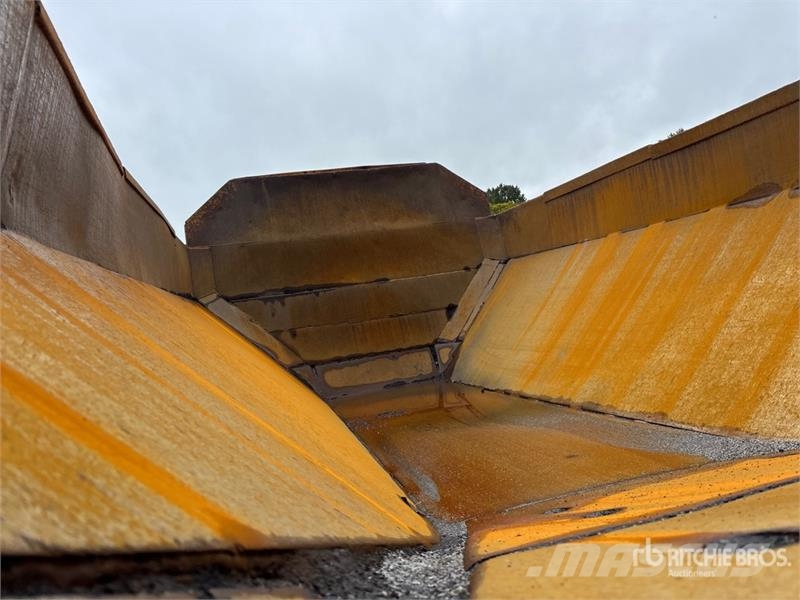 Komatsu HM300-3 Artikulētie pašizgāzēji