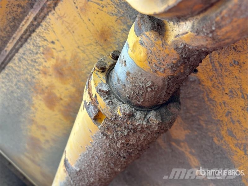 Komatsu HM300-3 Artikulētie pašizgāzēji