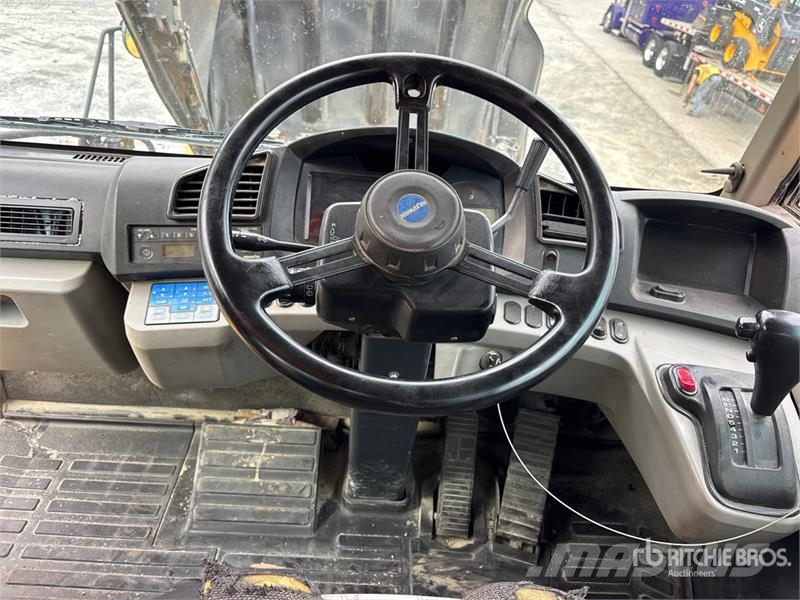 Komatsu HM400-5 Dumper - Knickgelenk