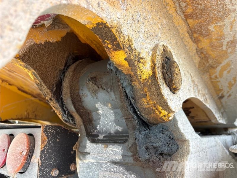 Komatsu HM400-5 Dumper - Knickgelenk