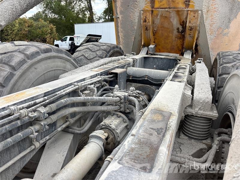 Komatsu HM400-5 Dumper - Knickgelenk