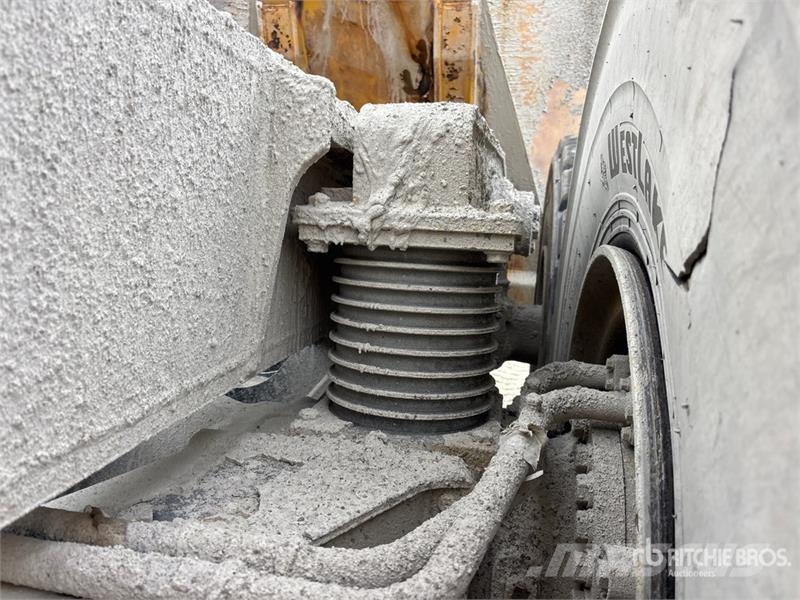 Komatsu HM400-5 Dumper - Knickgelenk