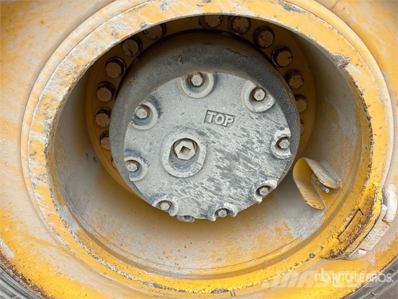 Komatsu HM400-5 Dumper - Knickgelenk