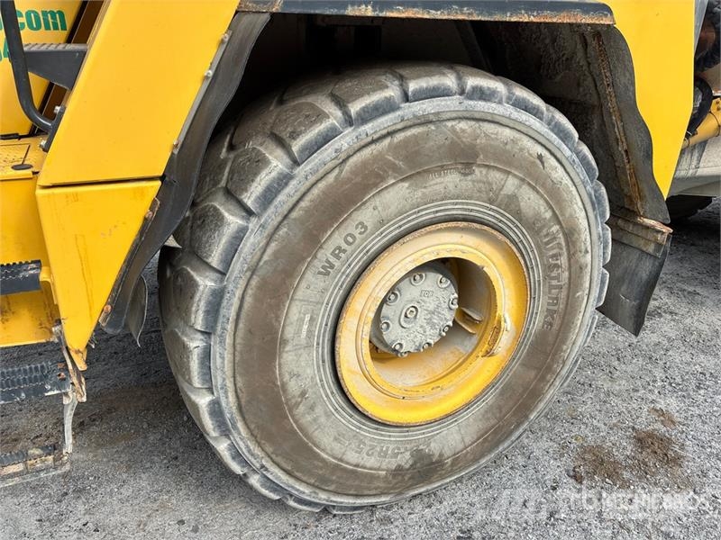 Komatsu HM400-5 Dumper - Knickgelenk