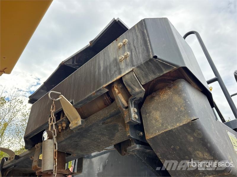 Komatsu HM400-5 Dumper - Knickgelenk
