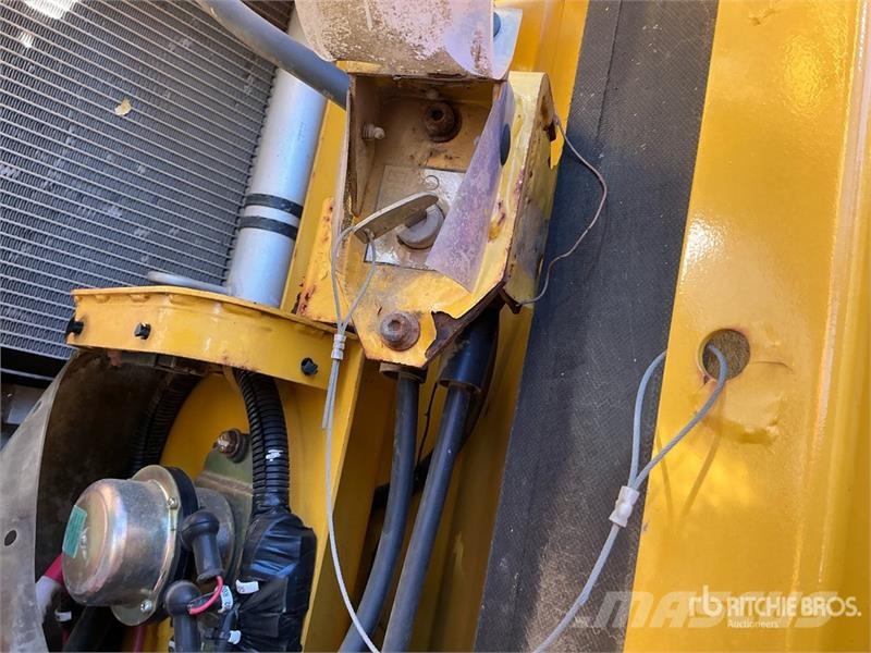 Komatsu PC130-8 Lánctalpas kotrók
