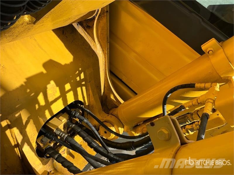 Komatsu PC130-8 Lánctalpas kotrók